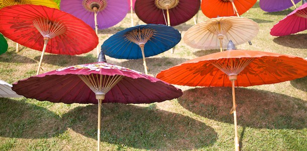 タイのボーサーン傘祭り