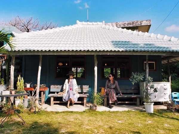 旅する女子 タビジョ 厳選 水着を持っていかないリフレッシュ旅 沖縄本島のフォトジェニックなカフェ5選 Like The World Magazine