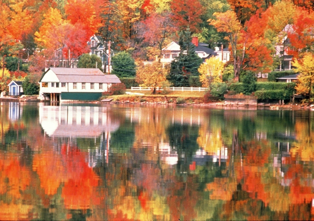 紅葉のカナダ　ローレンシャン高原