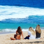 ノースショアのきれいなビーチと美女。ハワイに行ったんだなーと思わせてくれる。