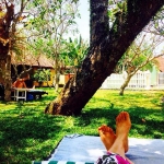 @yuminarie13 さん/スリランカ 日本に戻りました。ずっとこのお庭で日光浴したり、本を読んだり、お昼寝したり、考えごとしたり、ぼーっとしたり。お気に入りの場所でした。はぁ、現実に戻ると、やっぱり慌ただしく、せかせかした日々に戻ってしまいましたが、1日のうち、ほんの数分でもこんな時間が過ごせるようにしたいな〜。