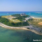 【Instagramより　satchie787さん/沖縄・瀬長島】 燃えるような太陽と潮風に吹かれながら、飛行機が見たい〜 ※ 現実は… 今日は洗濯日和 ※ #沖縄 #okinawa #瀬長島 #JAPAN #日本 #airplane #JAL #japanairlines #機内からの景色 #飛行機好き #空 #青空 #空散歩 #カメラ女子 #かわいい旅