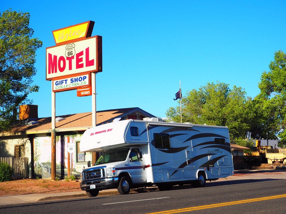 アウトドアLOVER必見！アメリカをキャンピングカーで旅する5つの理由。