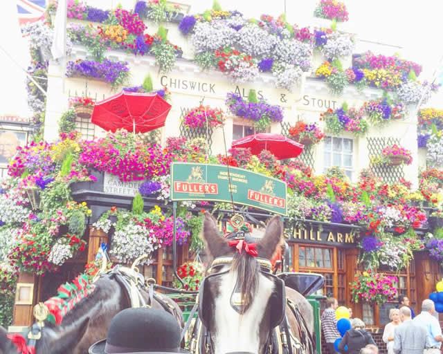 イギリスのフォトジェニックスポット5位:チャーチル・アームズ イギリスのフォトジェニックスポット5位:チャーチル・アームズ