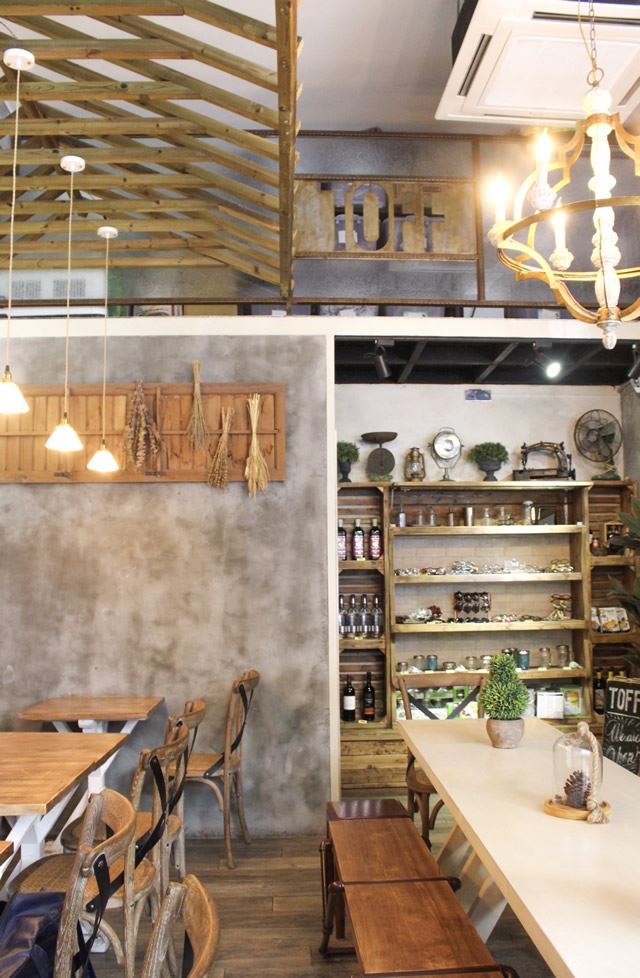 世界遺産の街 マカオ カフェ「TOFF」