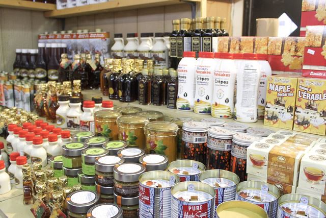 カナダ モントリオール　Jean-Talon Market