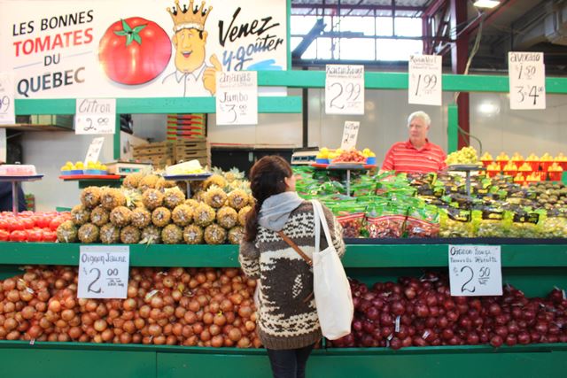 カナダ モントリオール　Jean-Talon Market