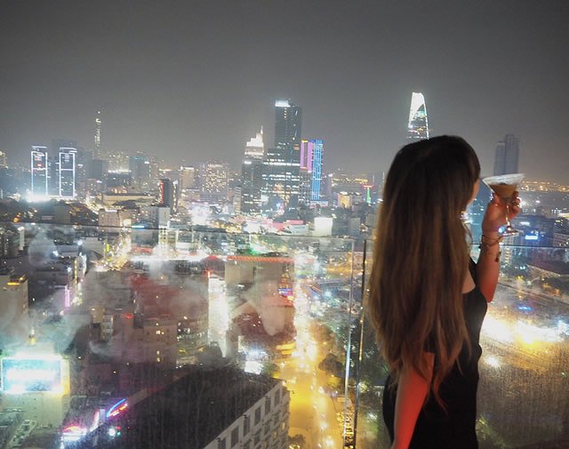 ベトナム・ホーチミン　オープントップバー「CHILL SKY BAR」