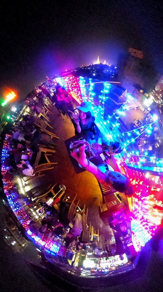 ミャンマー ヤンゴン　ルーフトップバー「VISTA BAR」