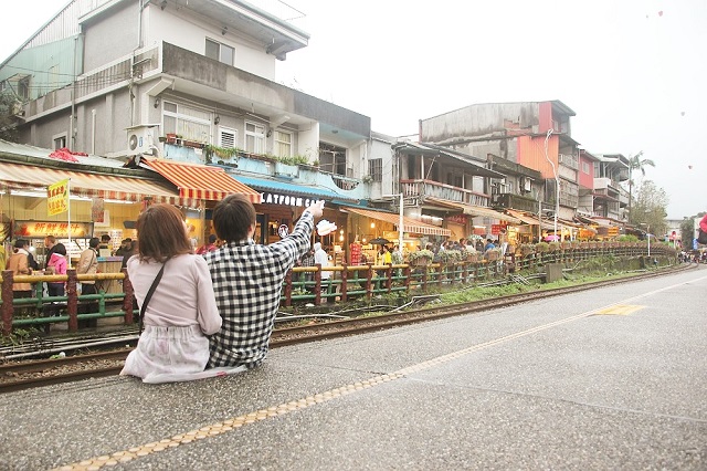 カップル 台湾旅行 十分