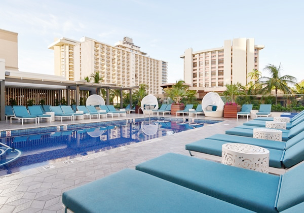 ワイキキ ビーチコマー BY アウトリガー