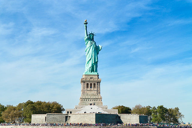 自由の女神