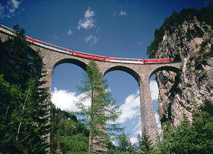 氷河特急ランドヴァッサー橋 スイス政府観光局 Like The World Magazine