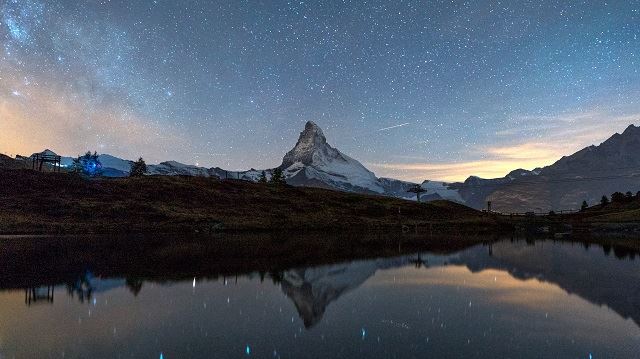 スネガ展望台の逆さマッターホルン C Zermatt Bergbahne Ag R Like The World Magazine